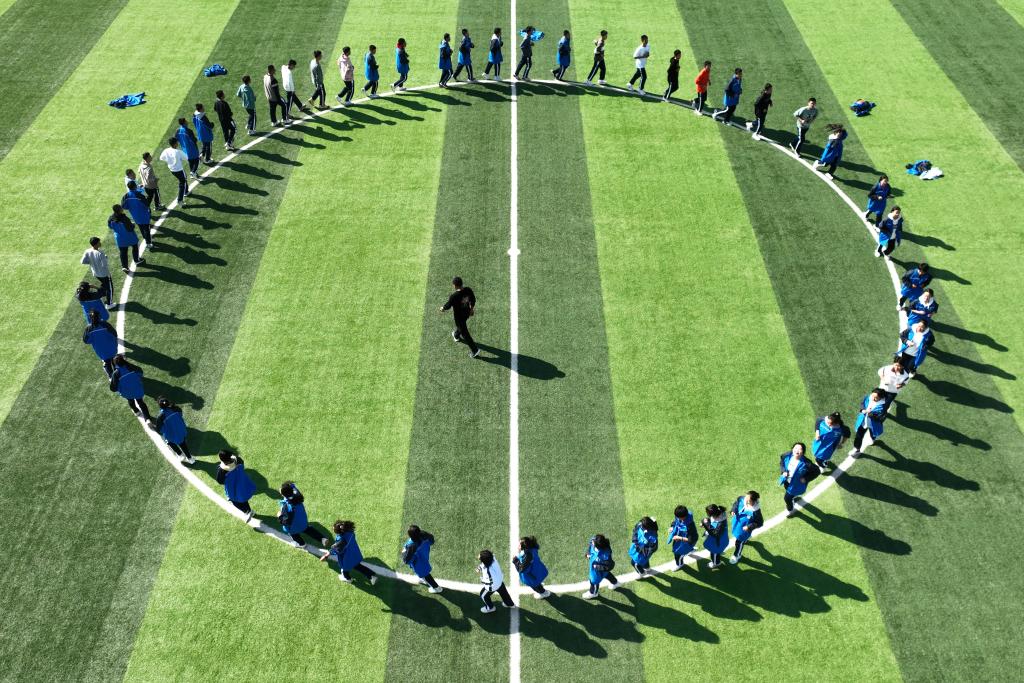 Bsports必一“天天一节体育课”太多了吗？为什么设立刚性划定？(图4)