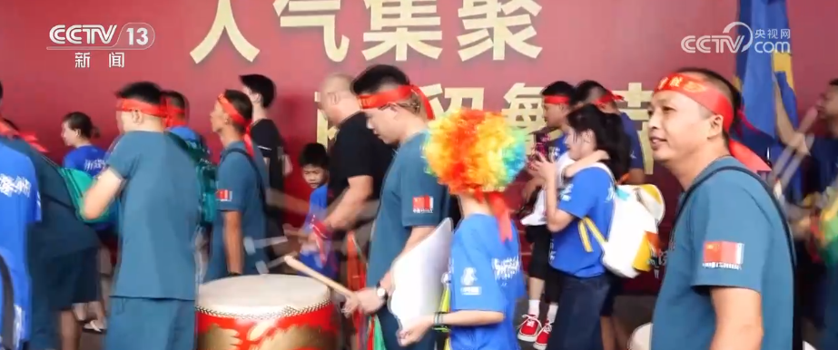Bsports必一“体育+”经济全方位无死角借“体”反击 夏夜活动热力全开激起消(图3)