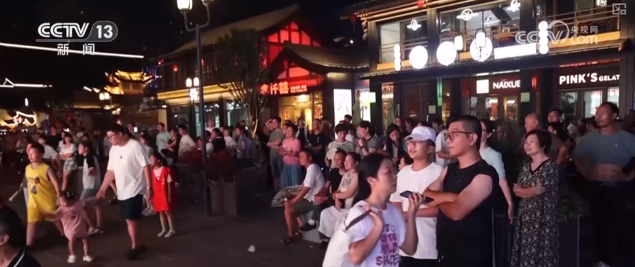 Bsports必一“体育+”经济全方位无死角借“体”反击 夏夜活动热力全开激起消(图23)